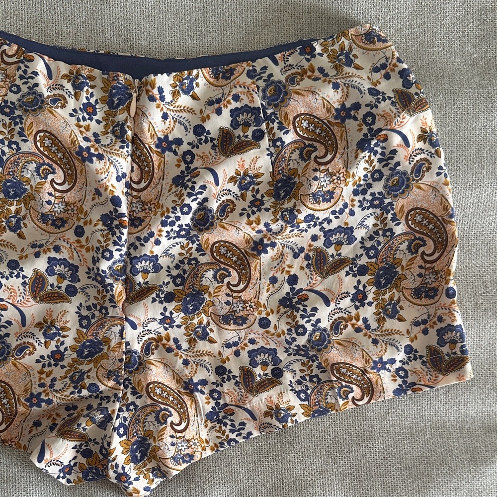 Paisley Print Women Shorts - Picture 3 of 7